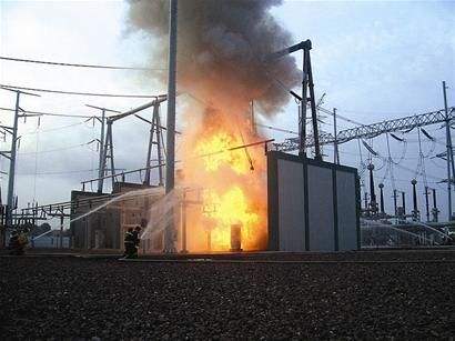 變壓器出現(xiàn)火災(zāi) 變壓器出現(xiàn)火災(zāi)